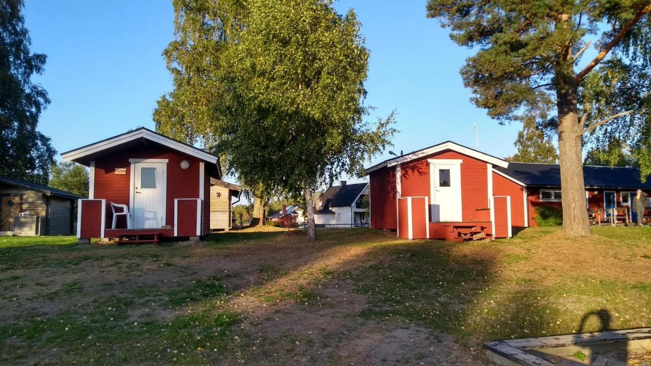 Byns Camping And Canoe Tours Hotel Eksharad Bagian luar foto